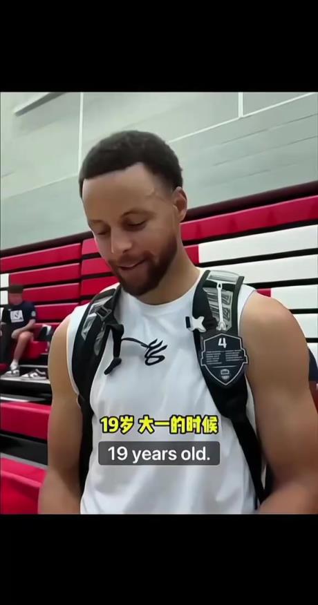 美國(guó)男籃問(wèn)答：第一次扣籃時(shí)幾歲？濃眉：詹姆斯兩歲扣籃！