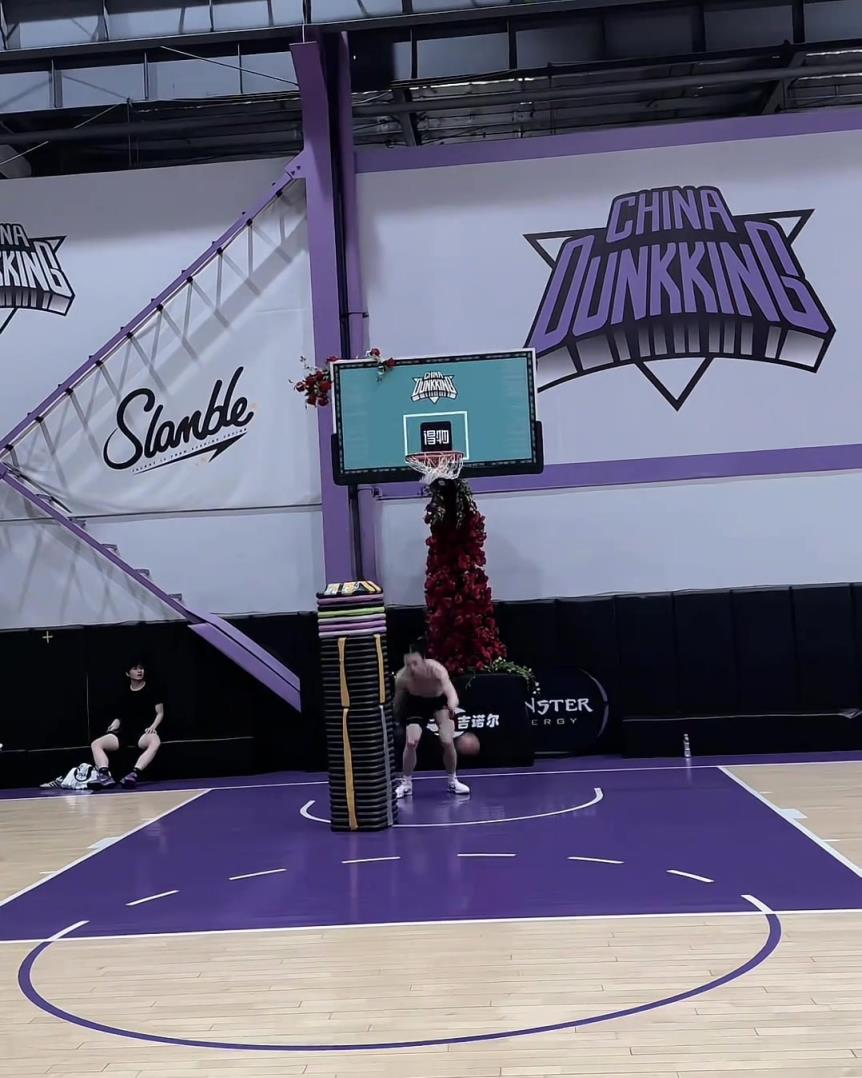 兄弟，這個摸高如何？