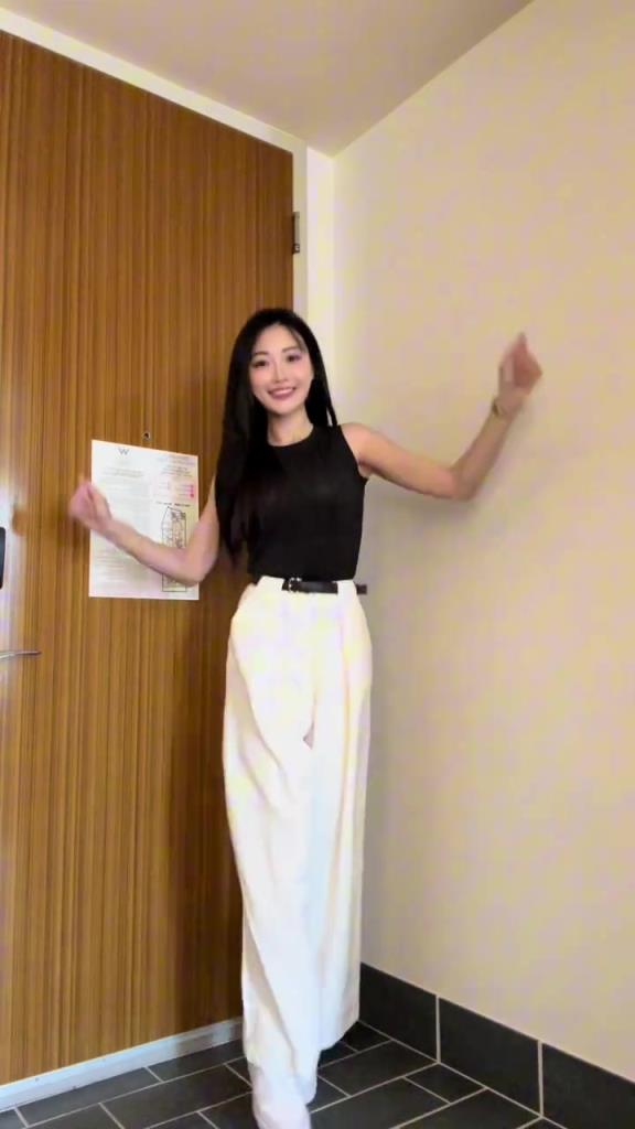 孟超曬自拍：常規(guī)賽正式收官啦，咱們季后賽見啦！