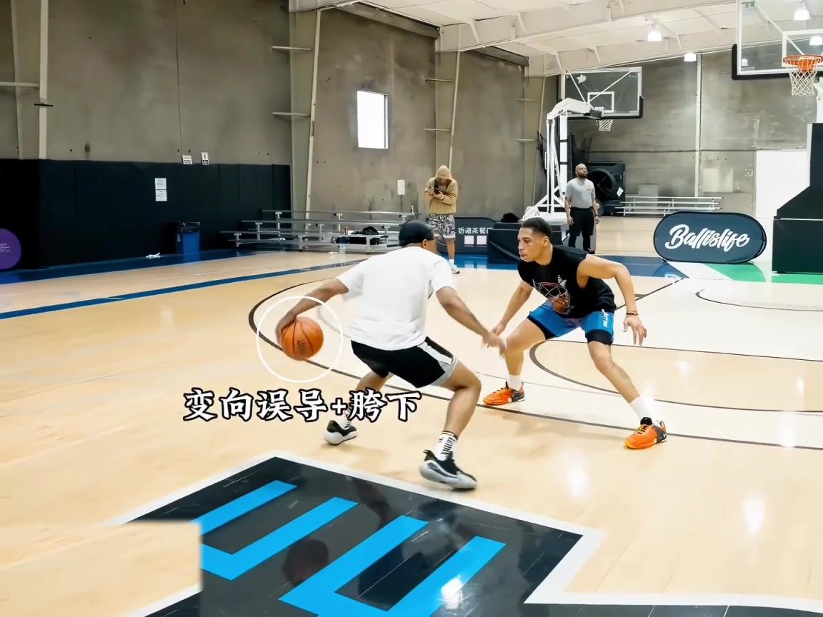 “實(shí)戰(zhàn)中的節(jié)奏過人動(dòng)作鑒賞，連續(xù)胯下變向舞蹈銜接頓拜突破”