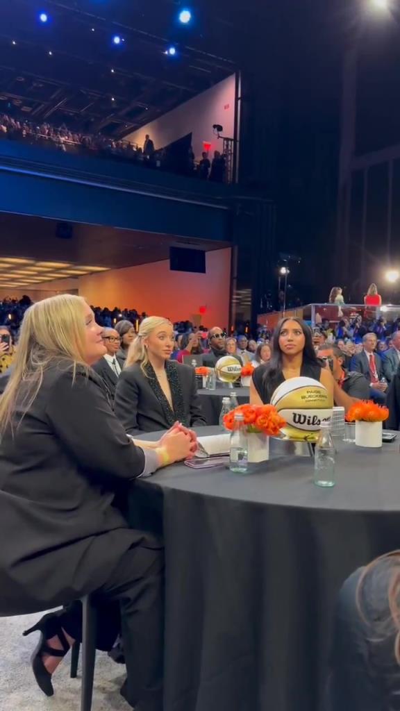 今天這穿搭，差點(diǎn)沒認(rèn)出來！佩奇-布克斯當(dāng)選WNBA狀元后十分淡定