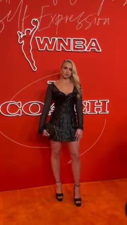 海莉選秀夜紅毯秀，人氣和顏值在這屆都是數(shù)一數(shù)二