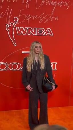 女狀元佩吉強(qiáng)勢(shì)登陸WNBA，實(shí)力超強(qiáng)，顏值也杠杠的